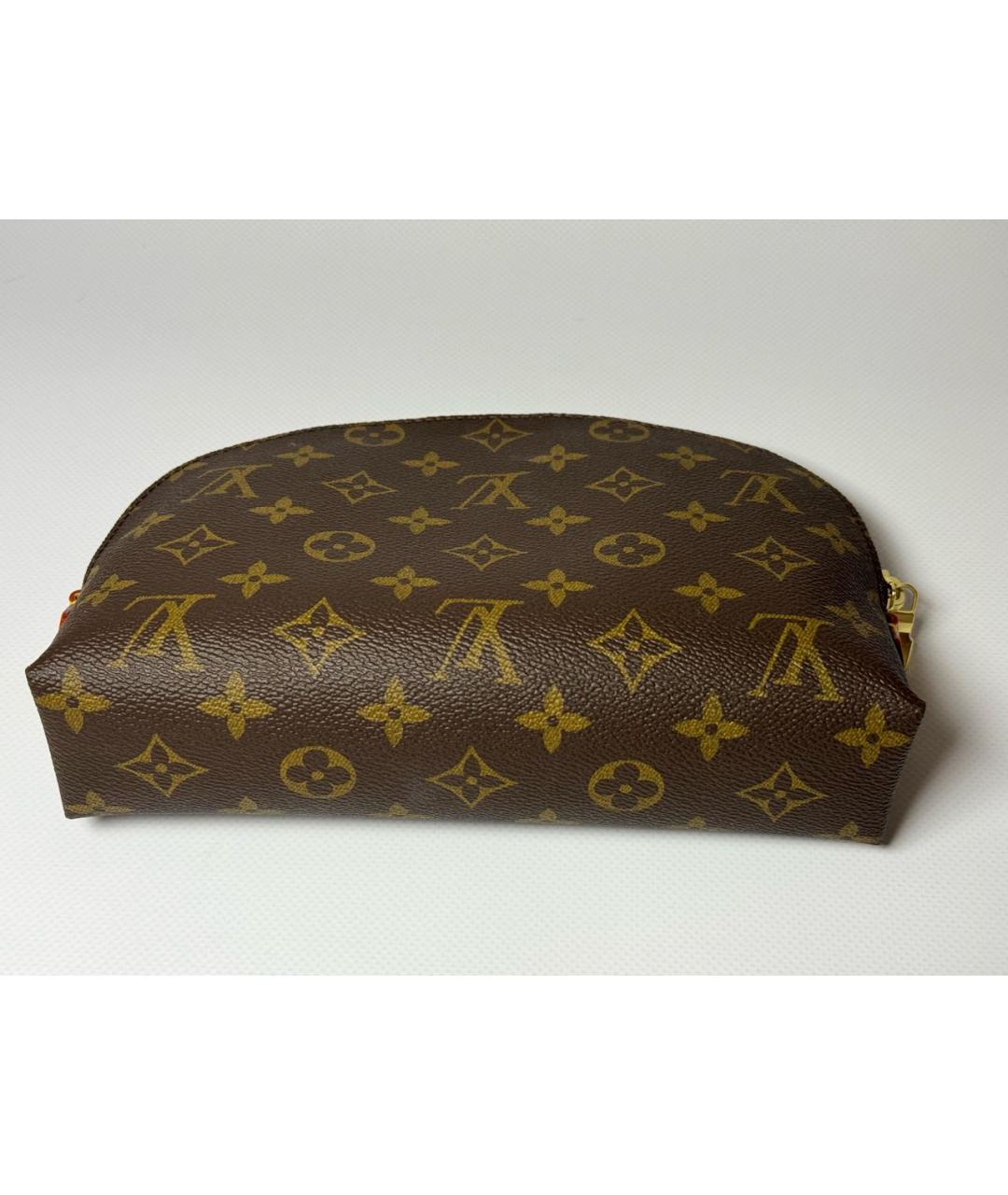 LOUIS VUITTON Коричневая косметичка, фото 8