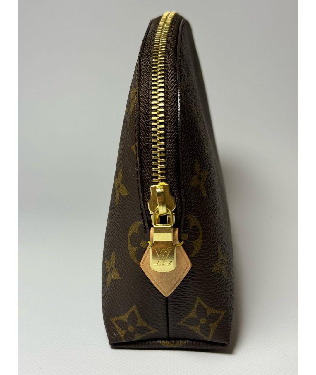 LOUIS VUITTON Коричневая косметичка, фото 3