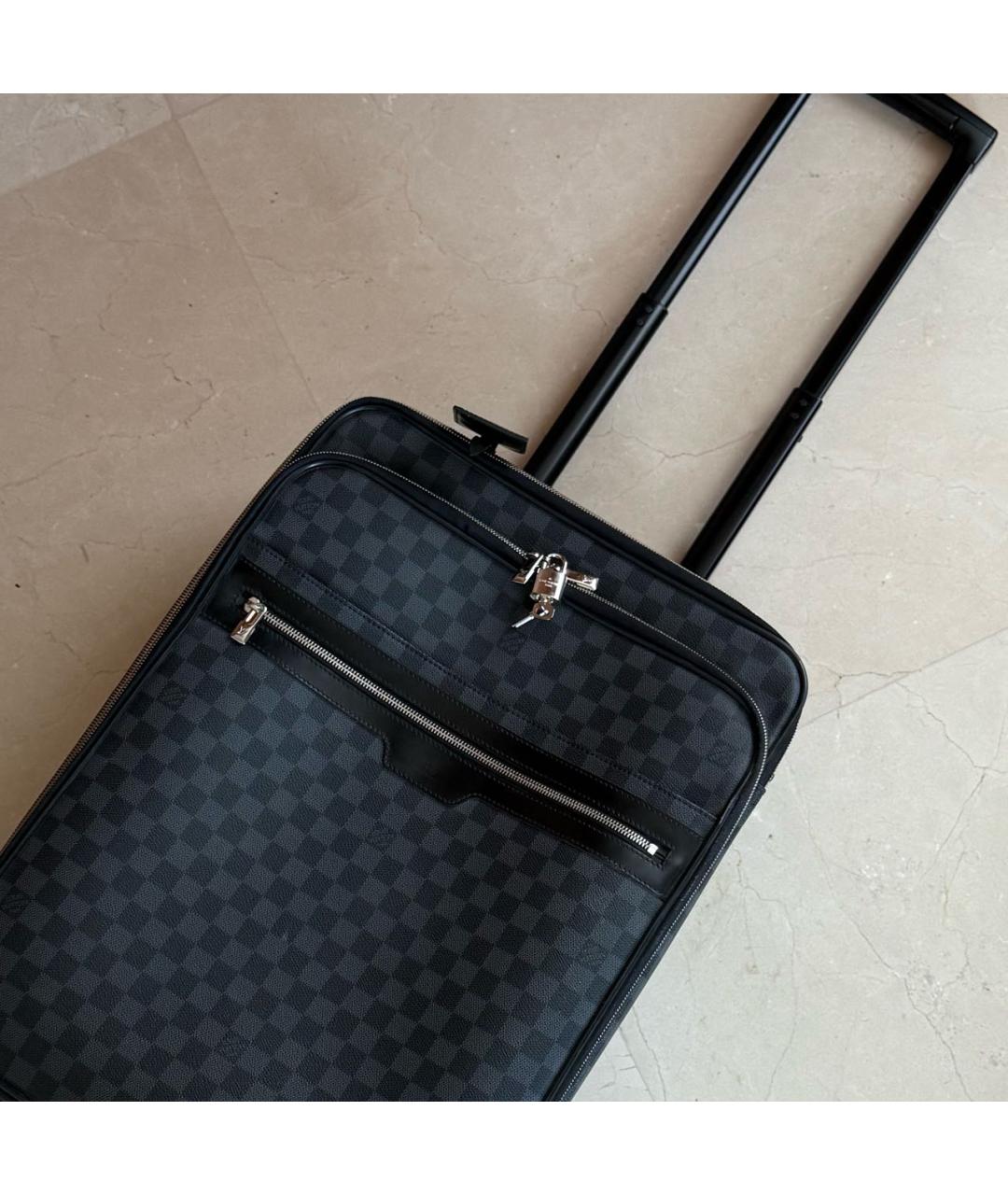 LOUIS VUITTON Антрацитовый кожаный чемодан, фото 3