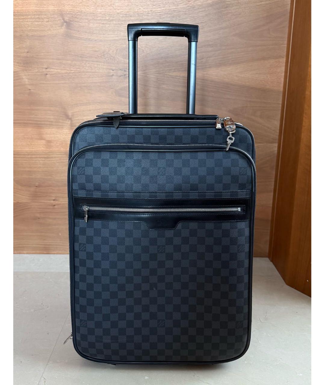 LOUIS VUITTON Антрацитовый кожаный чемодан, фото 9