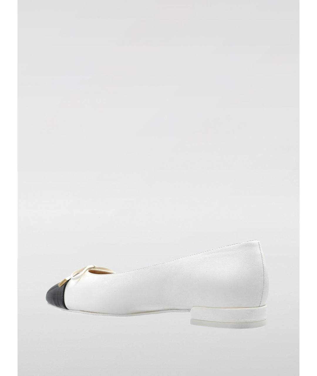 STUART WEITZMAN Белые кожаные балетки, фото 3