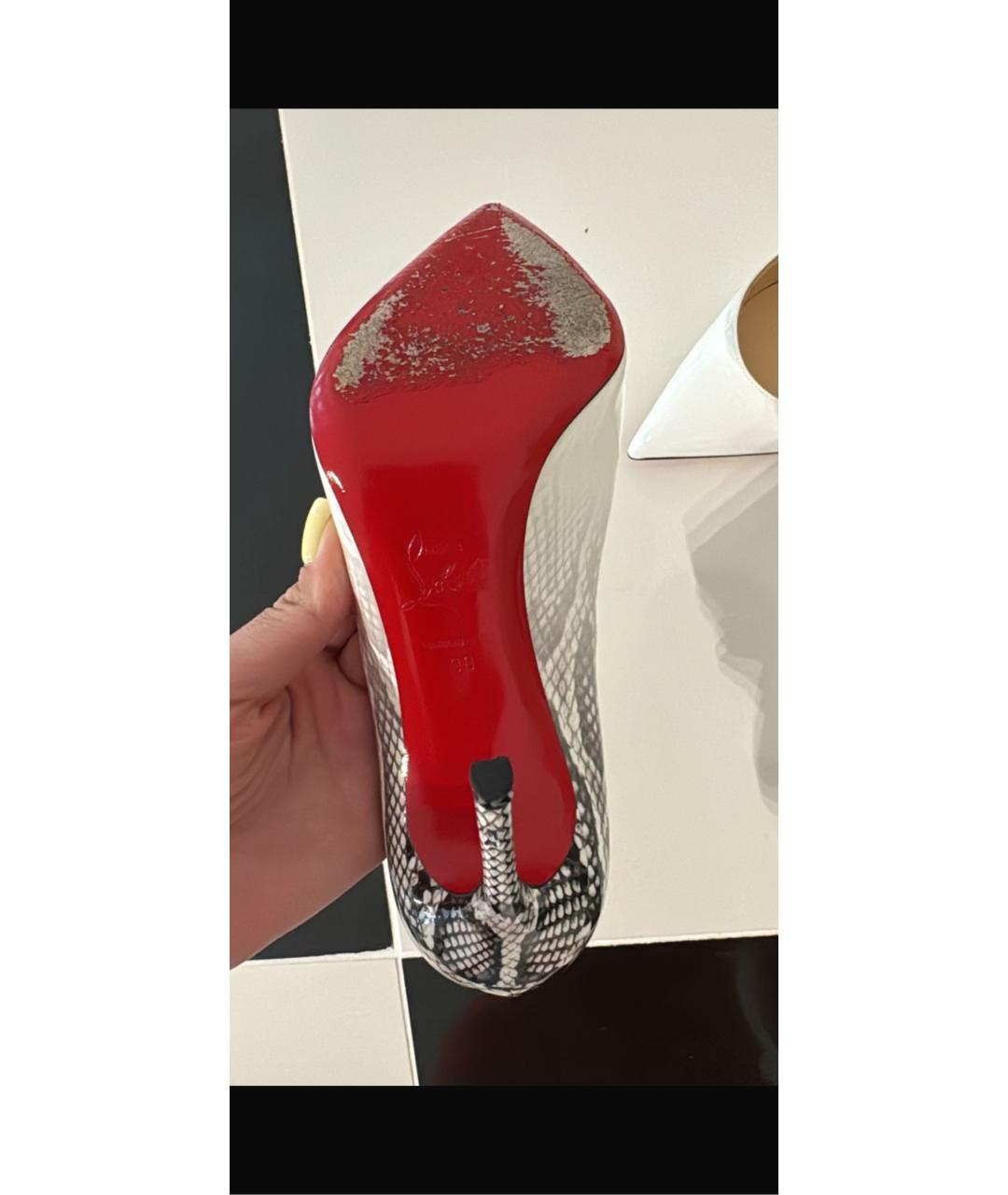 CHRISTIAN LOUBOUTIN Белые туфли из лакированной кожи, фото 5