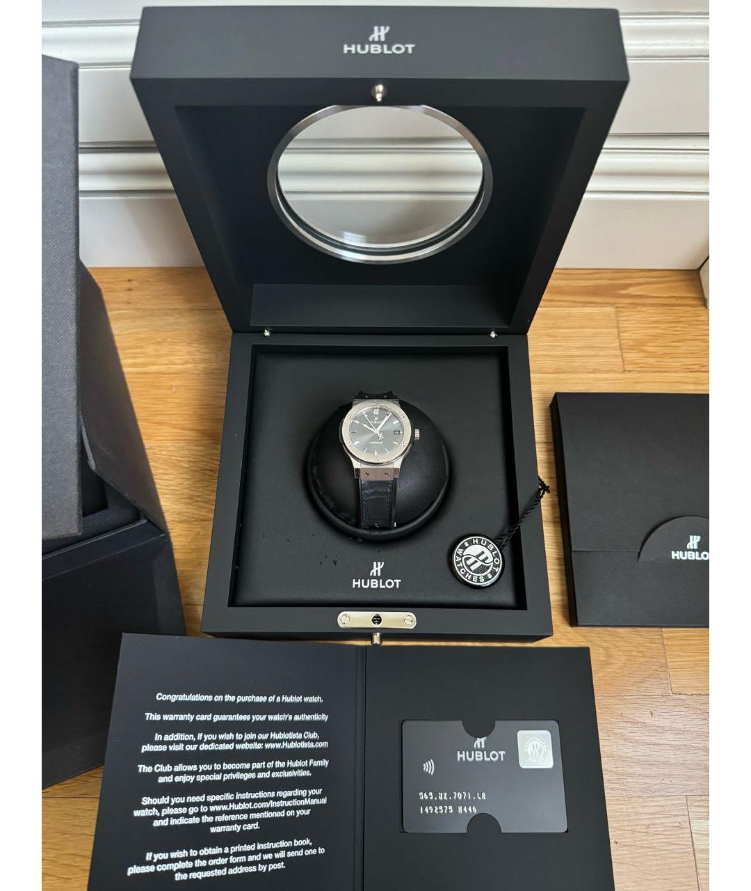 HUBLOT Антрацитовые часы из экзотической кожи, фото 3