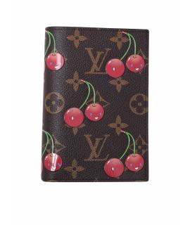 LOUIS VUITTON Обложка/футляр