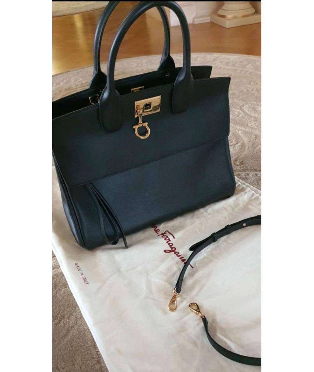 FERRAGAMO Черная кожаная сумка с короткими ручками, фото 5