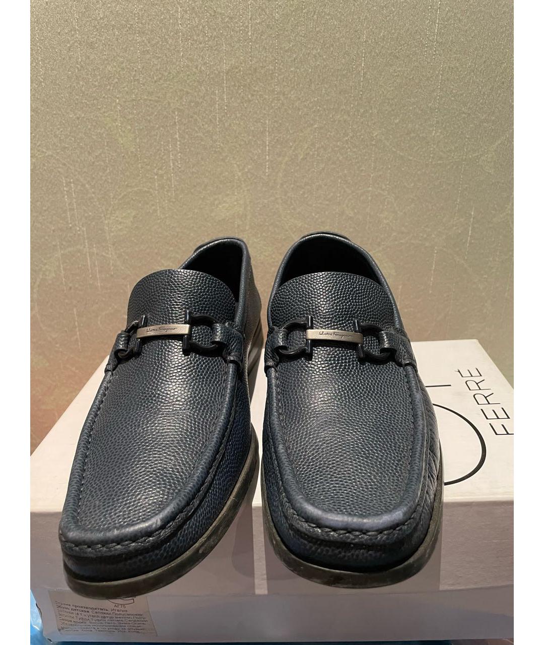 FERRAGAMO Темно-синие кожаные мокасины, фото 2