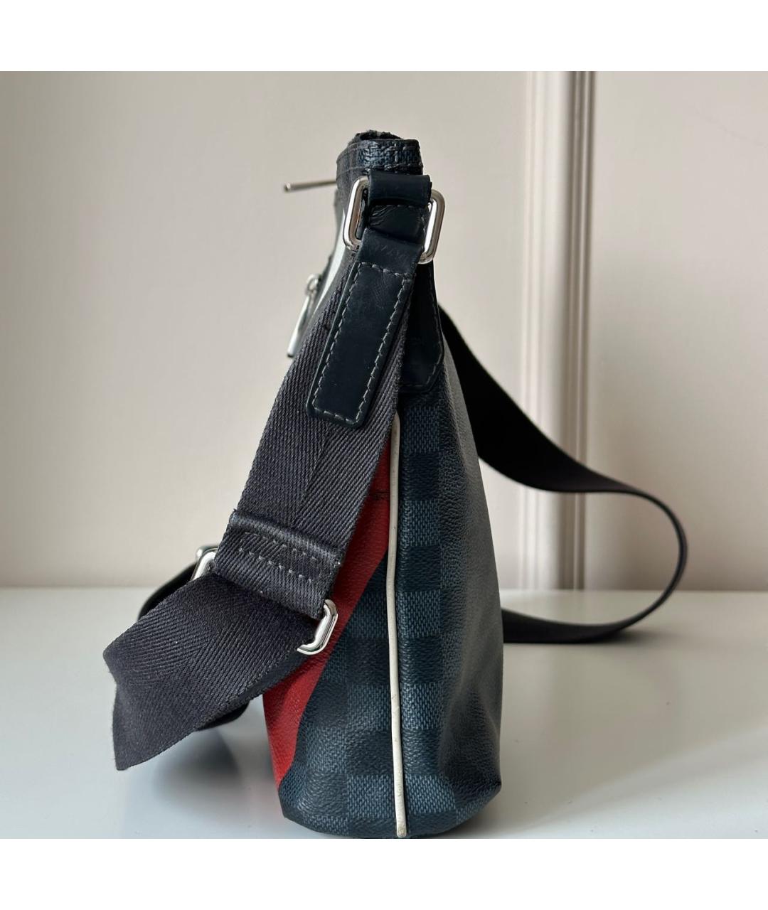 LOUIS VUITTON Темно-синяя кожаная сумка на плечо, фото 4
