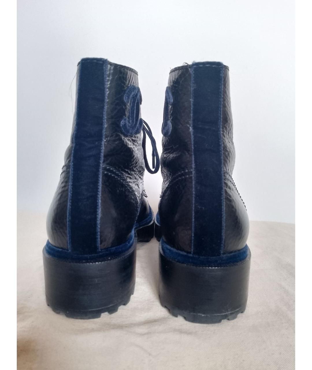 CHANEL Черные ботинки из лакированной кожи, фото 5