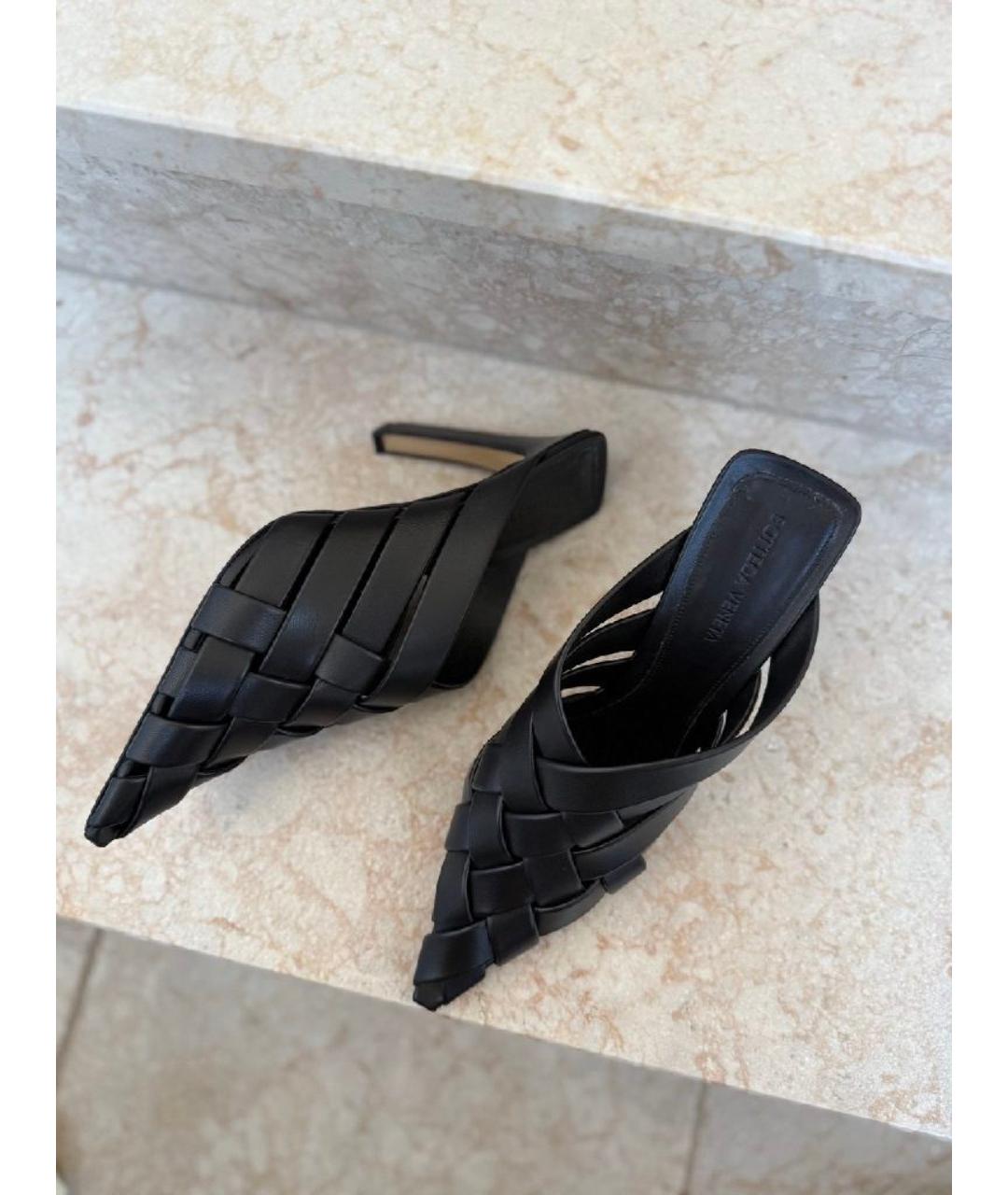 BOTTEGA VENETA Черные кожаные мюли, фото 2