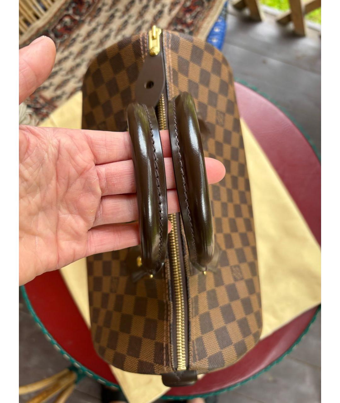 LOUIS VUITTON Коричневая сумка с короткими ручками из искусственной кожи, фото 8