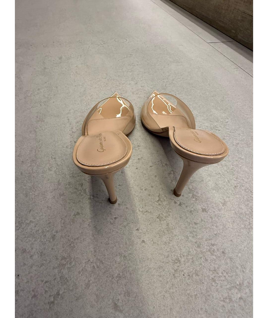 GIANVITO ROSSI Бежевые кожаные мюли, фото 5