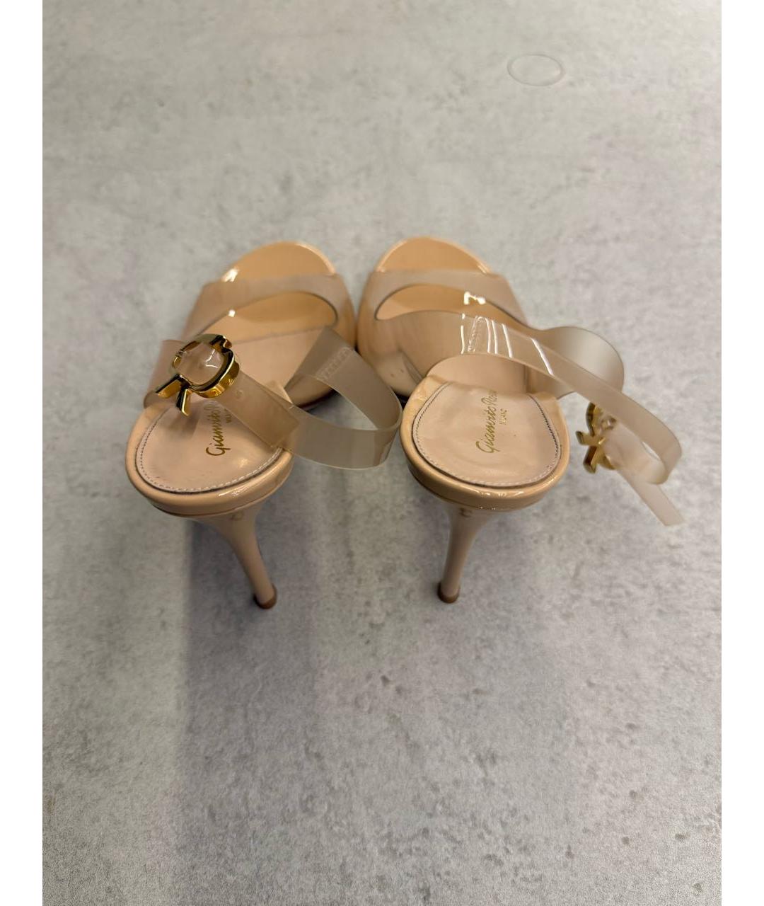 GIANVITO ROSSI Бежевые кожаные босоножки, фото 4