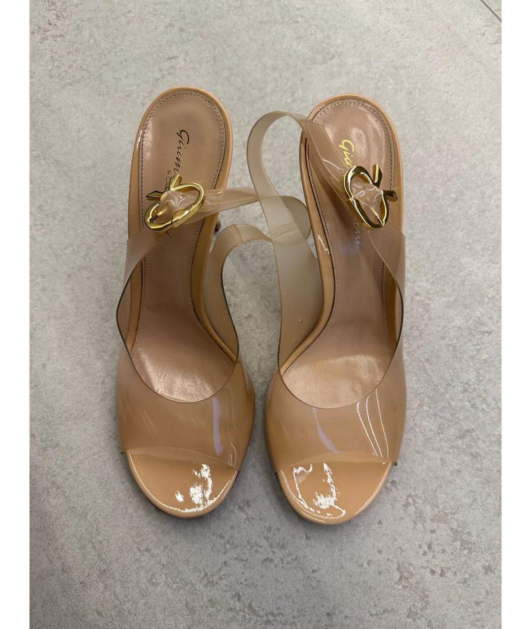 GIANVITO ROSSI Бежевые кожаные босоножки, фото 2