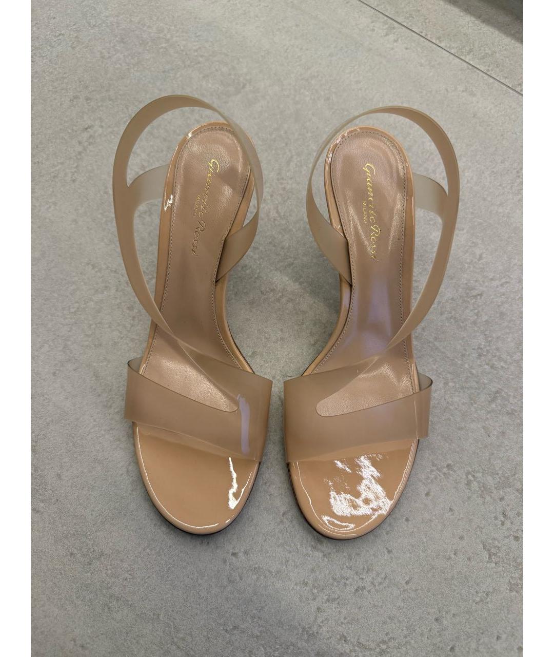 GIANVITO ROSSI Бежевые кожаные босоножки, фото 2