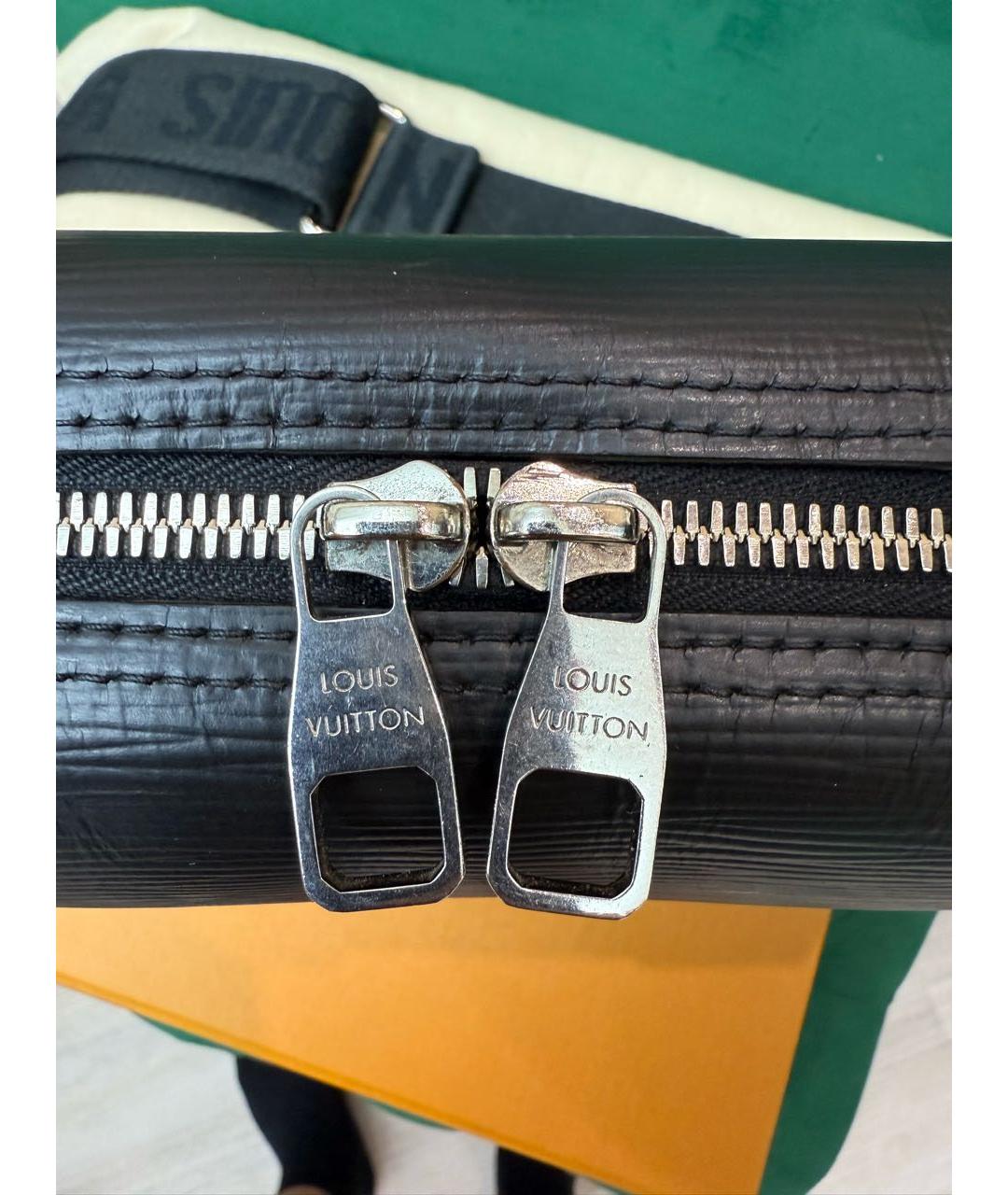 LOUIS VUITTON Черная кожаная сумка на плечо, фото 7