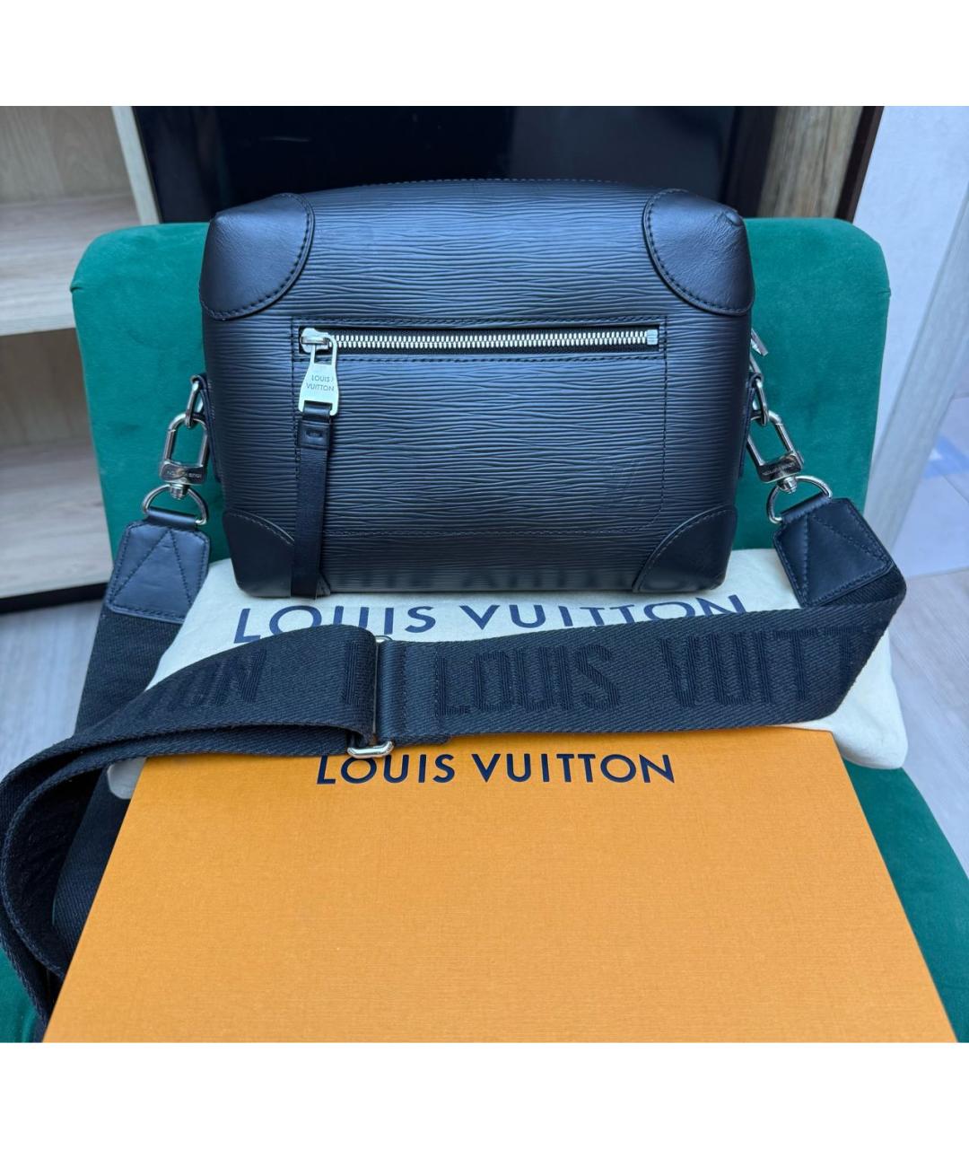 LOUIS VUITTON Черная кожаная сумка на плечо, фото 9