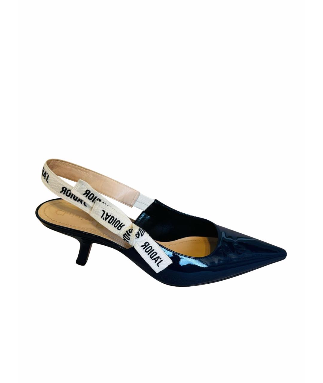 CHRISTIAN DIOR Темно-синие лодочки на низком каблуке из лакированной кожи, фото 1