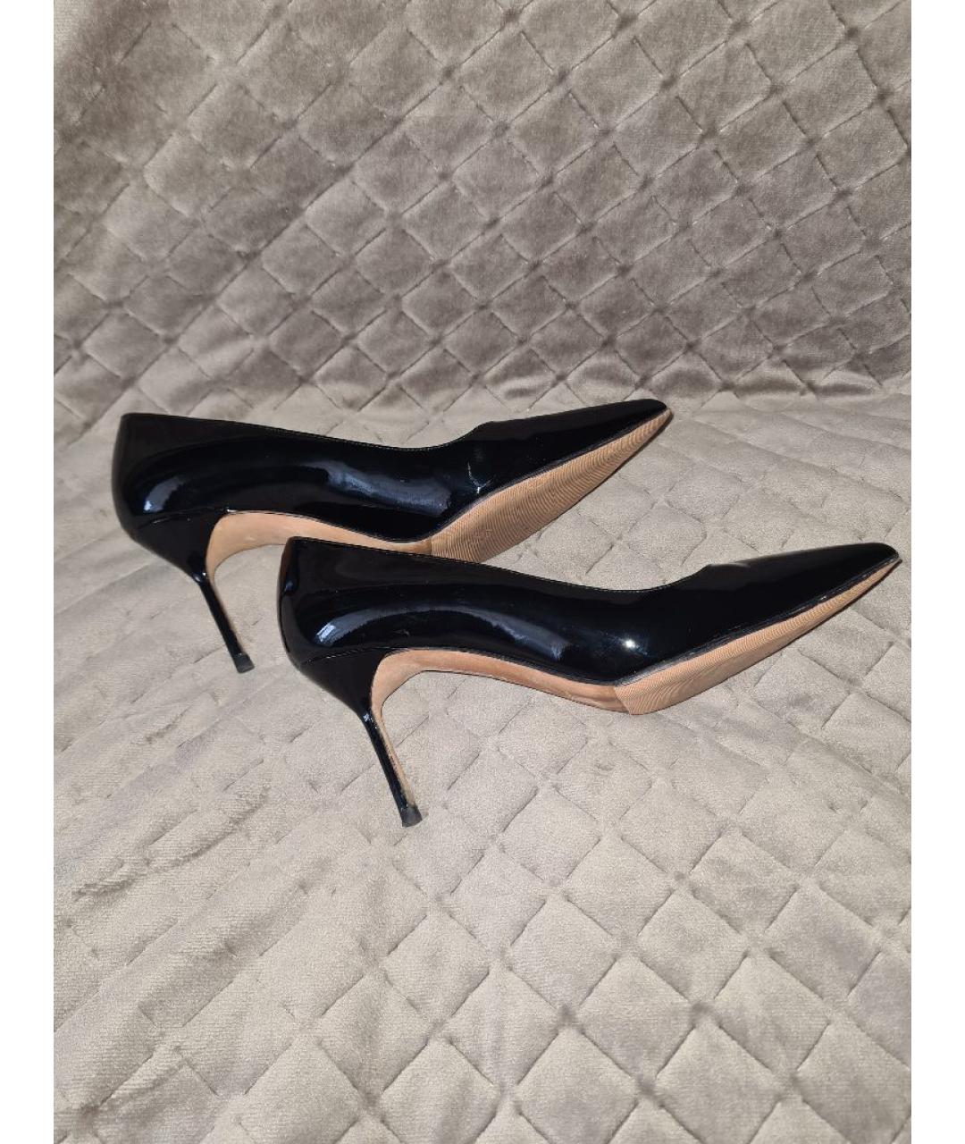 MANOLO BLAHNIK Черные туфли из лакированной кожи, фото 4