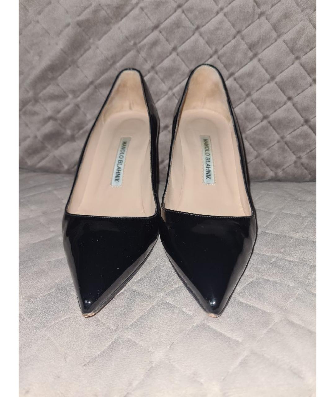 MANOLO BLAHNIK Черные туфли из лакированной кожи, фото 2