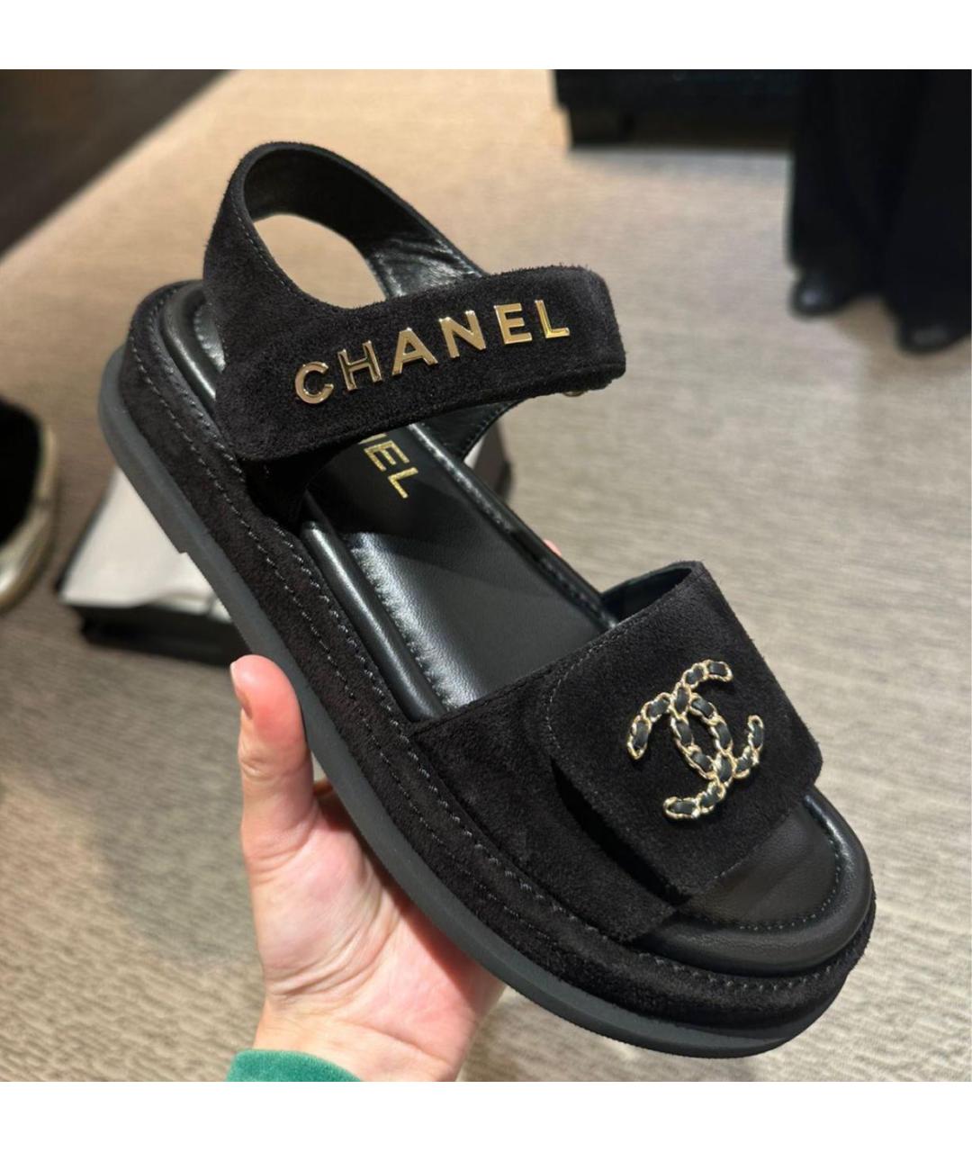 CHANEL Черные замшевые сандалии, фото 2