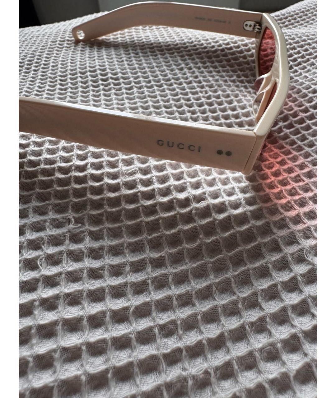 GUCCI Бежевые пластиковые солнцезащитные очки, фото 3