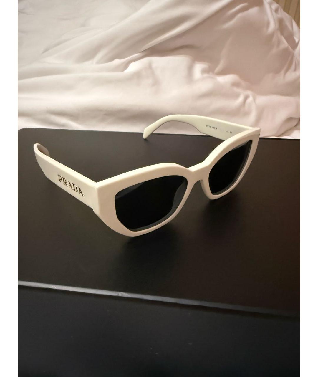 PRADA Белые пластиковые солнцезащитные очки, фото 2