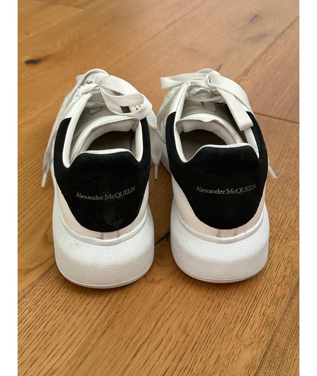 ALEXANDER MCQUEEN Белые кожаные кеды, фото 4