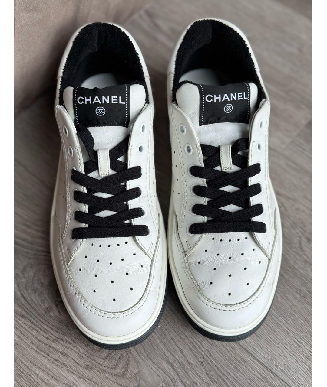 CHANEL Белые кожаные кеды, фото 3