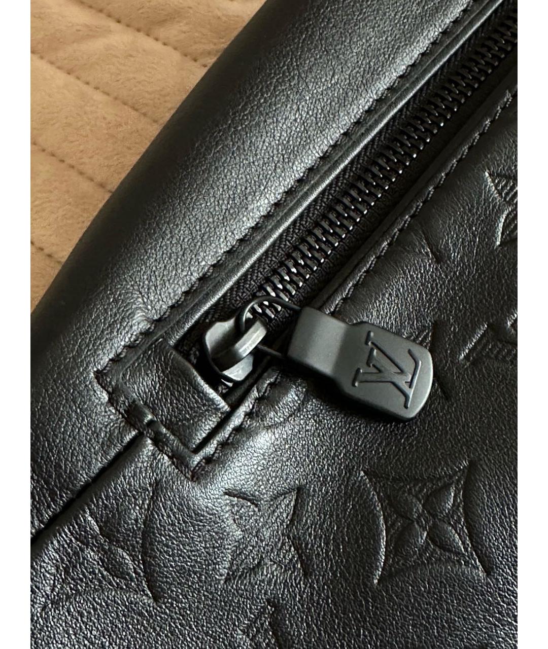 LOUIS VUITTON Черная кожаная барсетка, фото 7