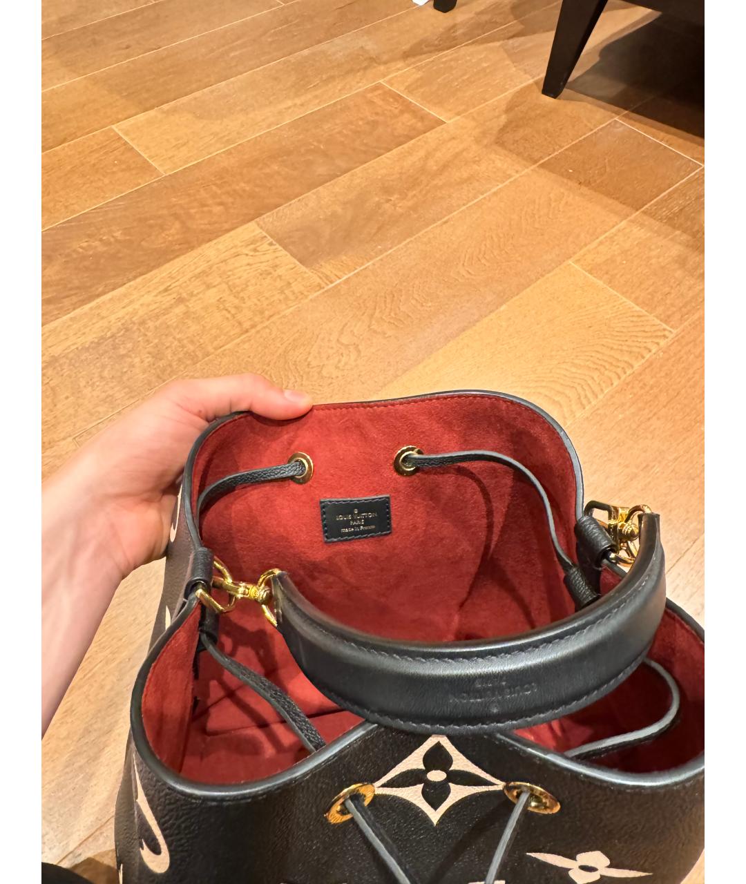 LOUIS VUITTON Черная кожаная сумка через плечо, фото 5
