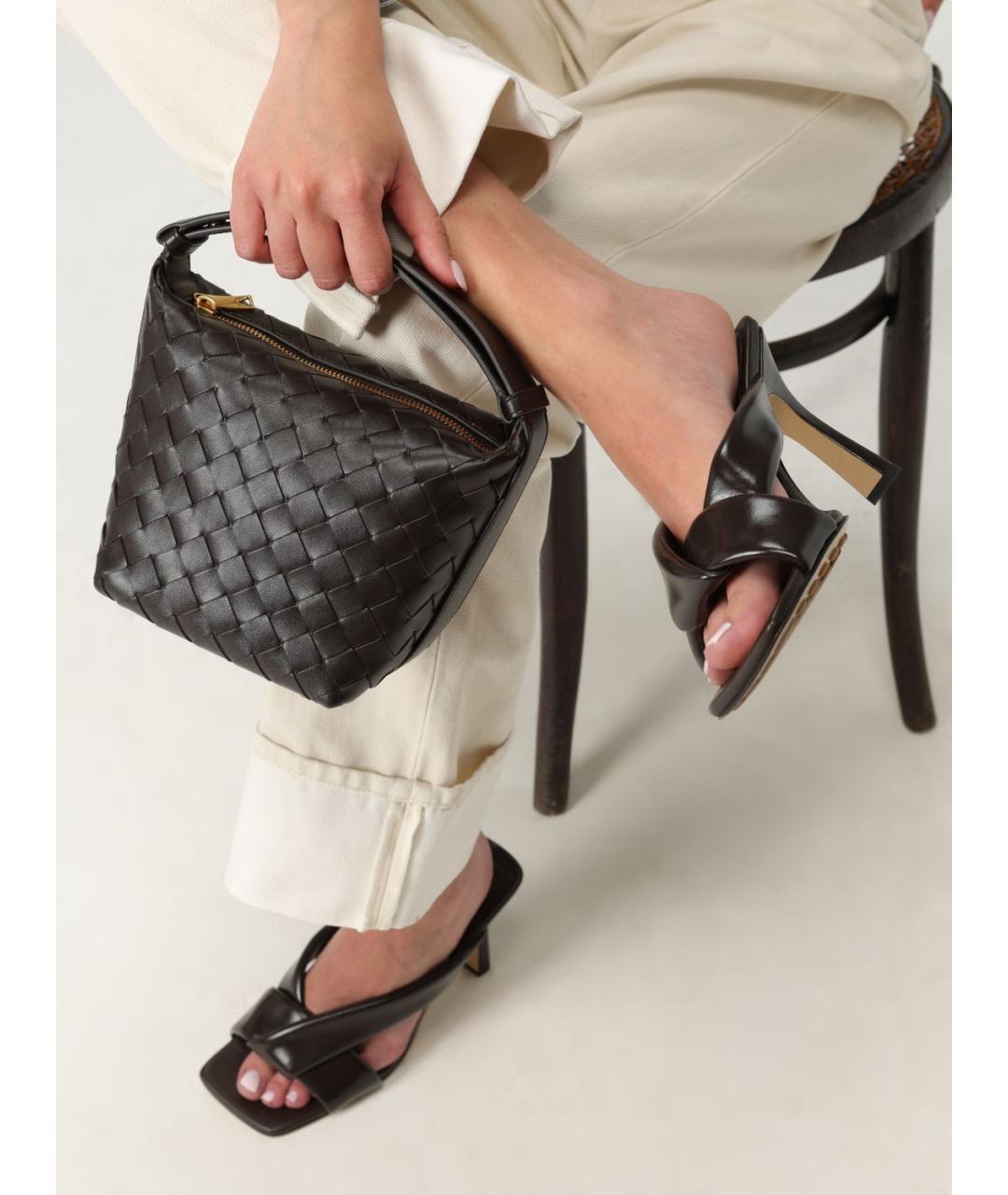 BOTTEGA VENETA Коричневая кожаная сумка с короткими ручками, фото 4