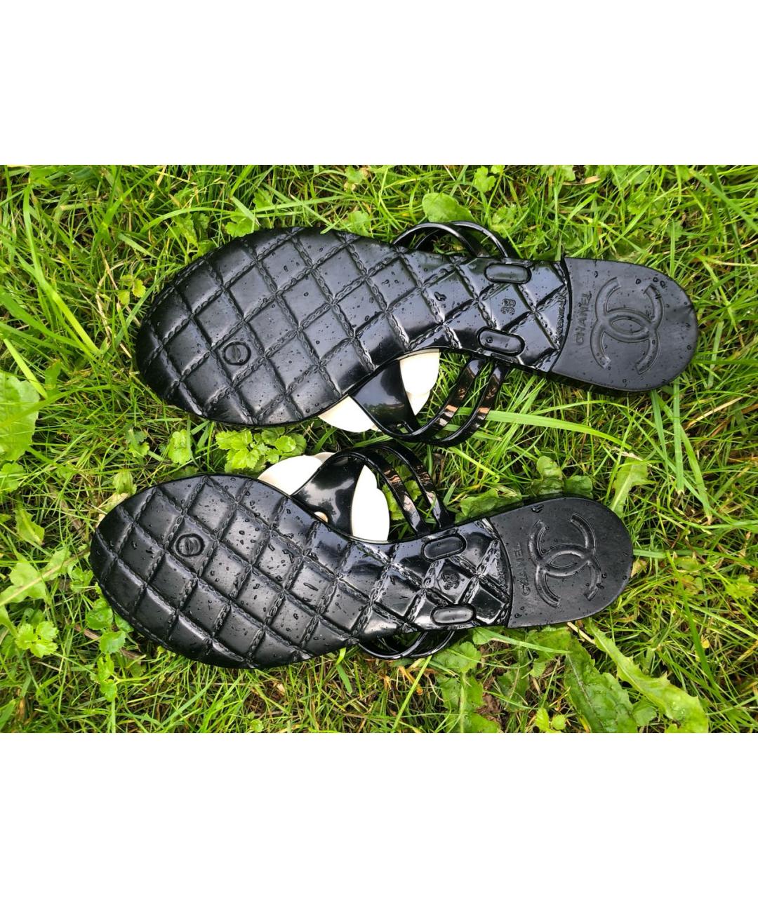 CHANEL Черные резиновые шлепанцы, фото 6