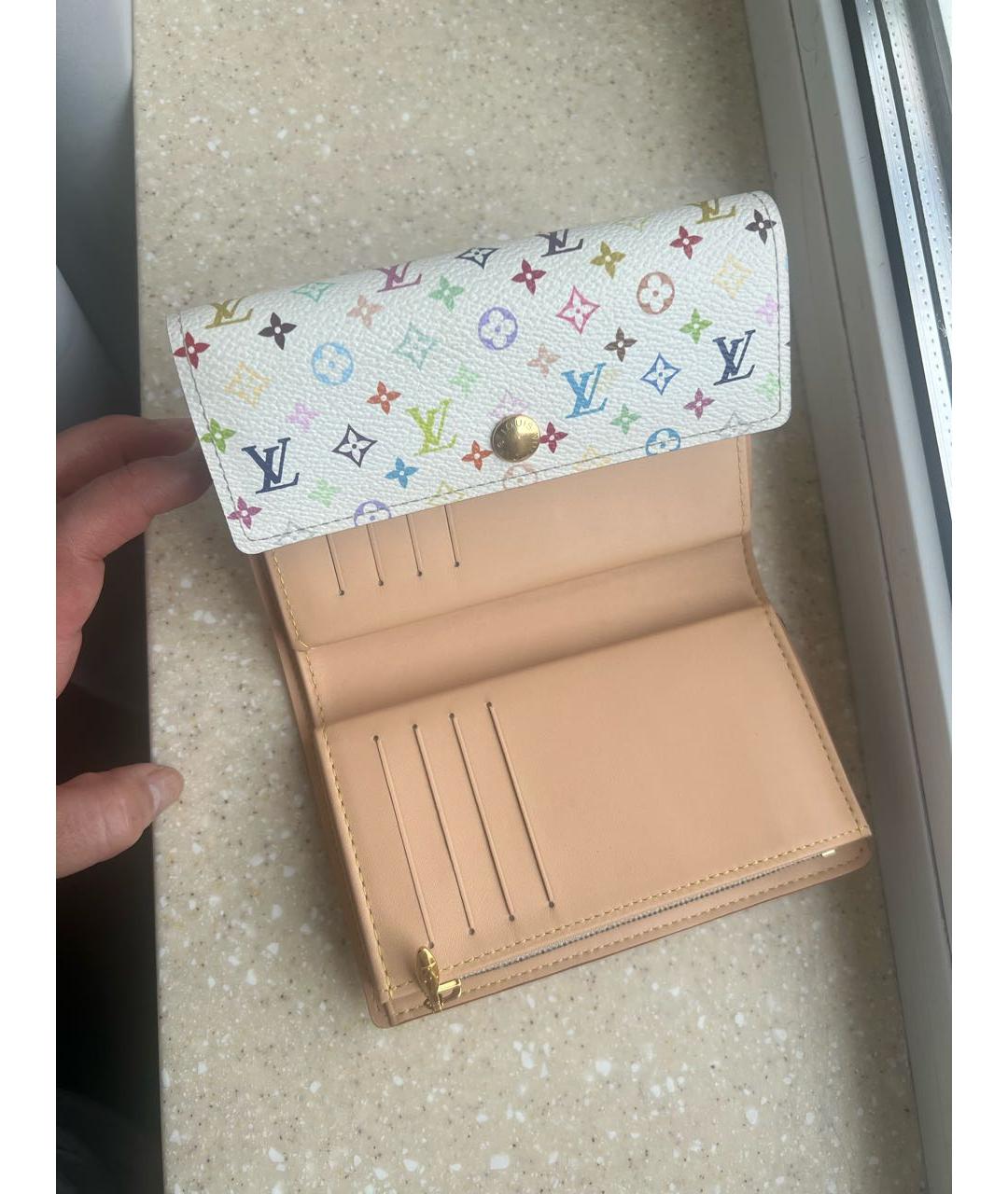 LOUIS VUITTON Белый кожаный кошелек, фото 4