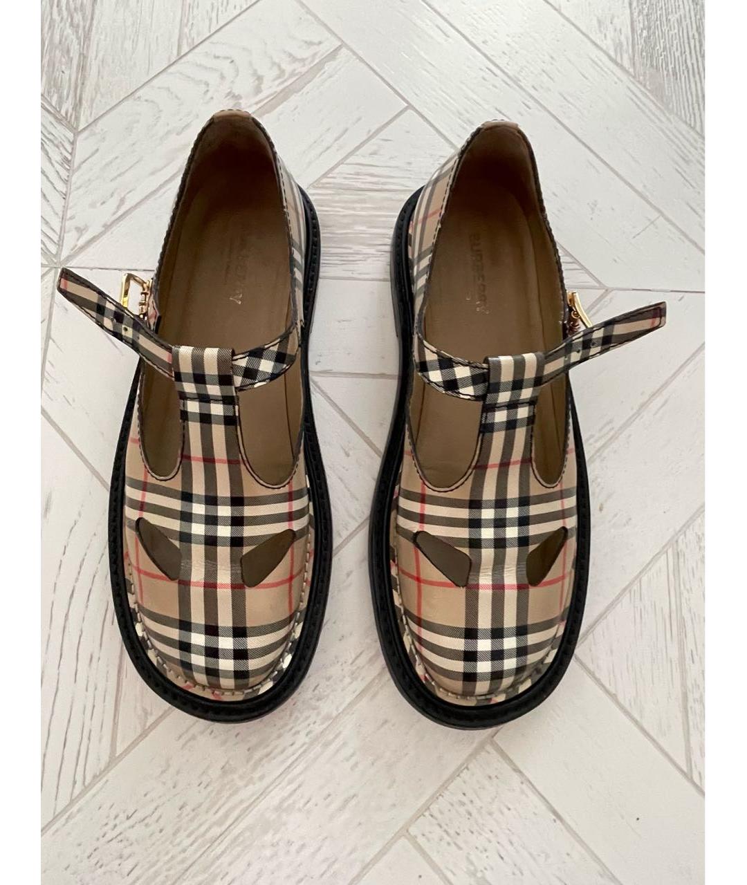 BURBERRY Бежевые кожаные туфли, фото 2