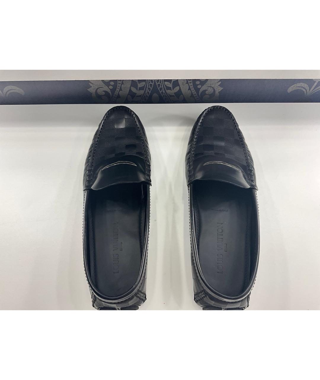 LOUIS VUITTON Антрацитовые мокасины из лакированной кожи, фото 3