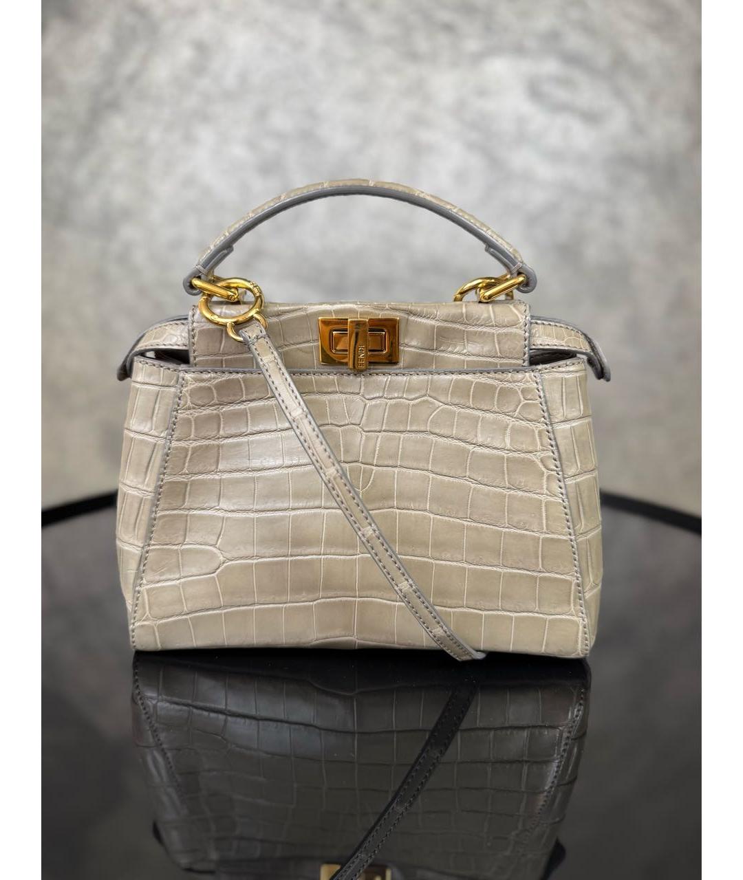 FENDI Серая сумка с короткими ручками из экзотической кожи, фото 3