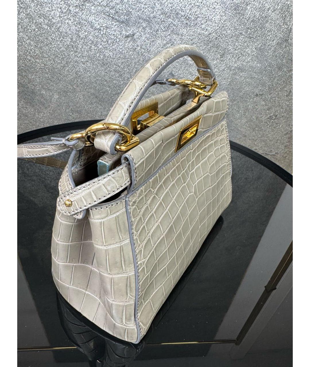 FENDI Серая сумка с короткими ручками из экзотической кожи, фото 2