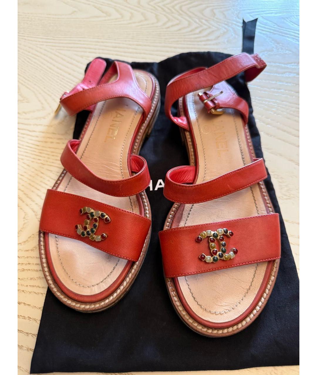 CHANEL Красные кожаные сандалии, фото 4