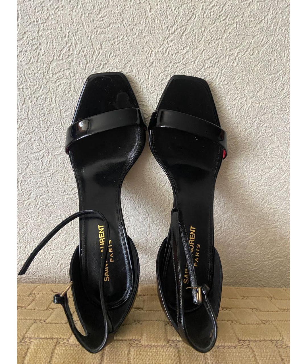 SAINT LAURENT Черные босоножки из лакированной кожи, фото 2