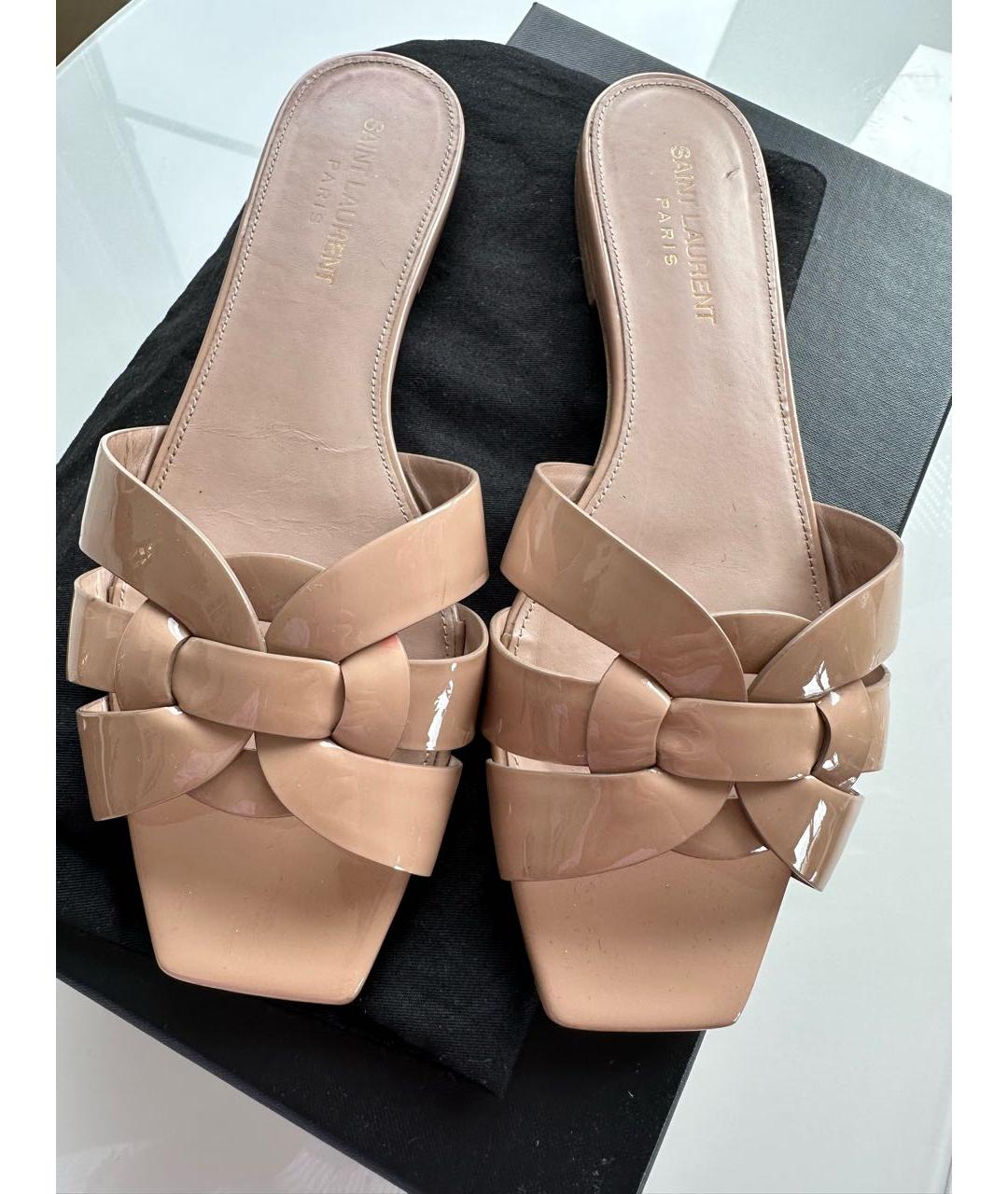 SAINT LAURENT Бежевые шлепанцы из лакированной кожи, фото 2