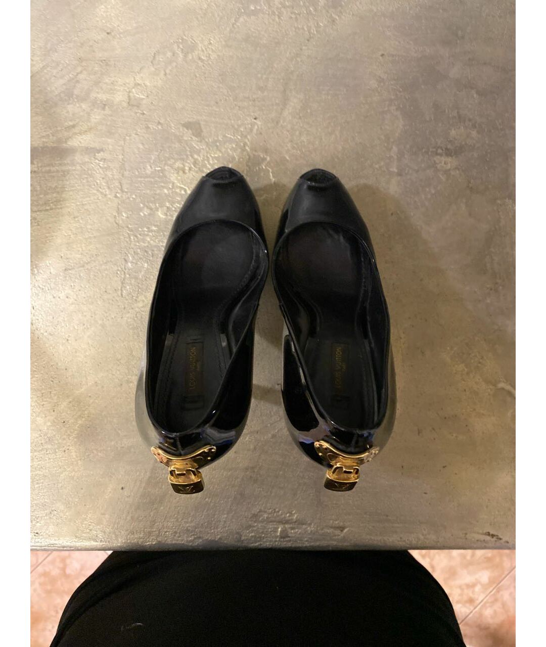 LOUIS VUITTON Черные кожаные туфли, фото 3