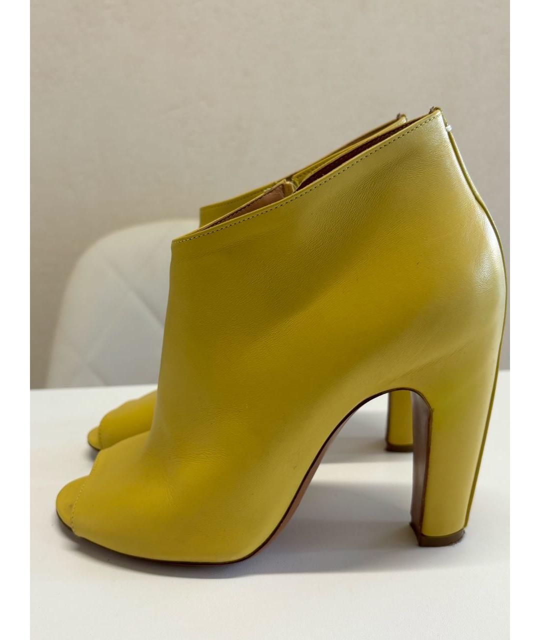 MAISON MARGIELA Горчичные кожаные ботильоны, фото 2