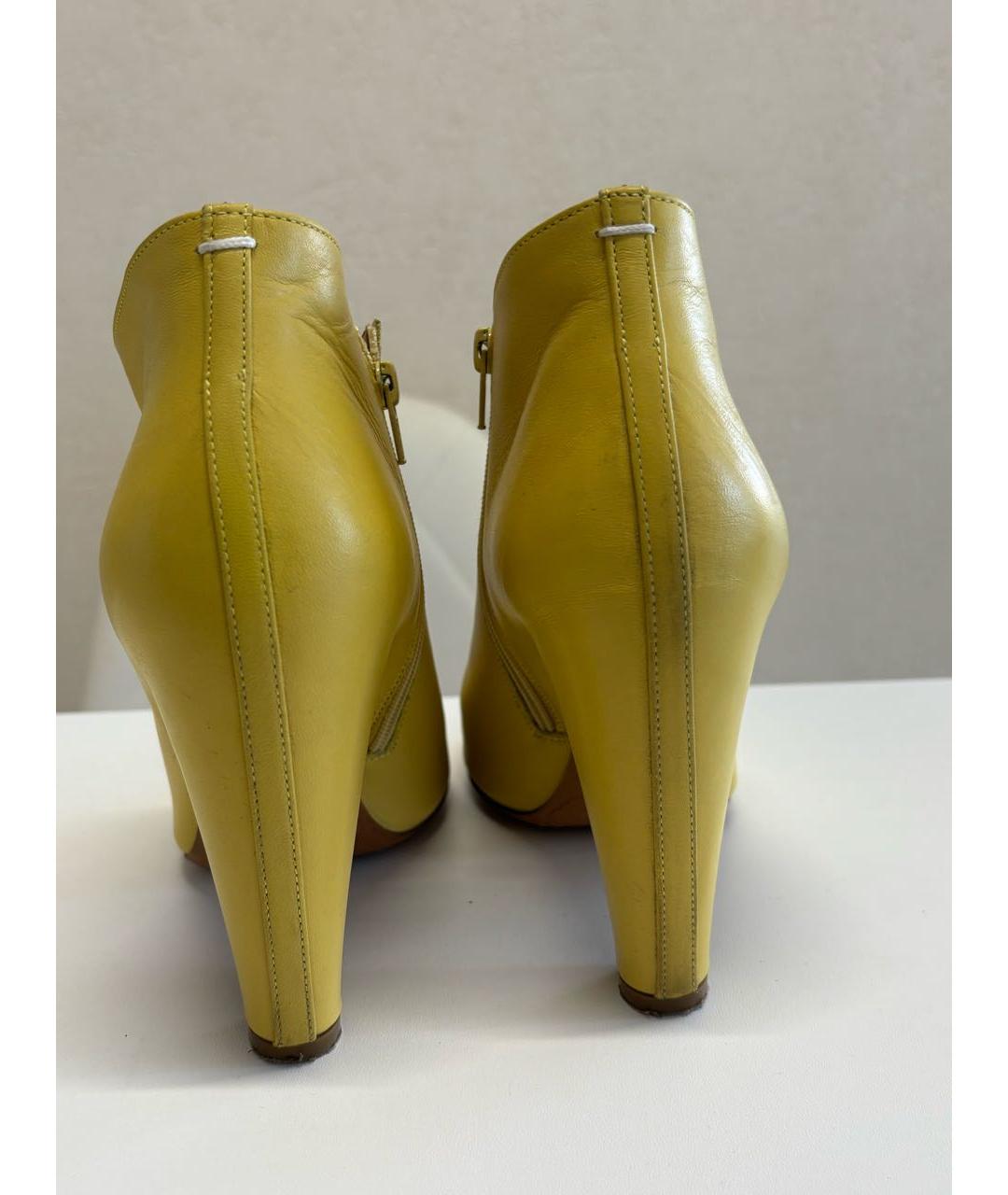 MAISON MARGIELA Горчичные кожаные ботильоны, фото 5