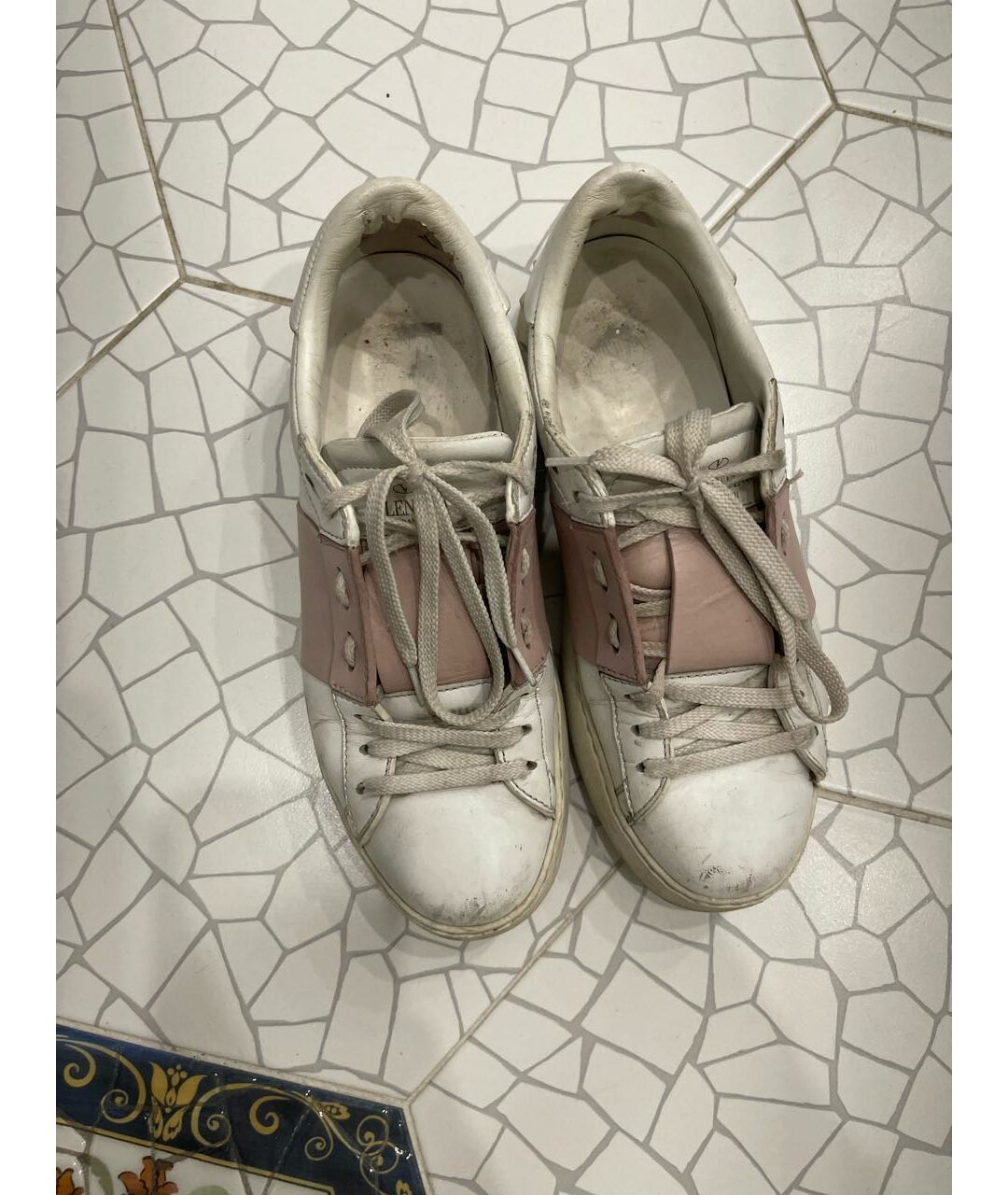 VALENTINO GARAVANI Белые кожаные кроссовки, фото 3