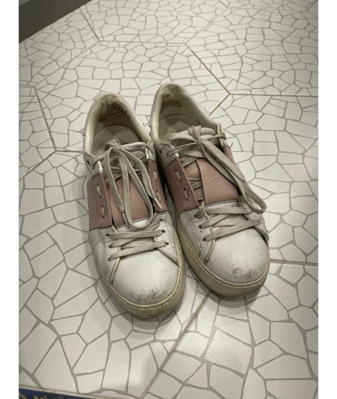 VALENTINO GARAVANI Белые кожаные кроссовки, фото 2