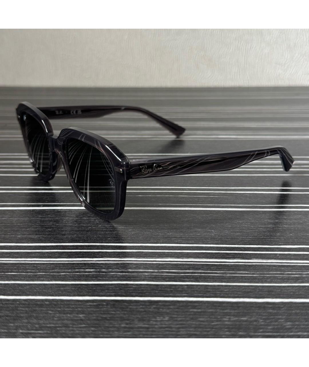 RAY BAN Серые пластиковые солнцезащитные очки, фото 2