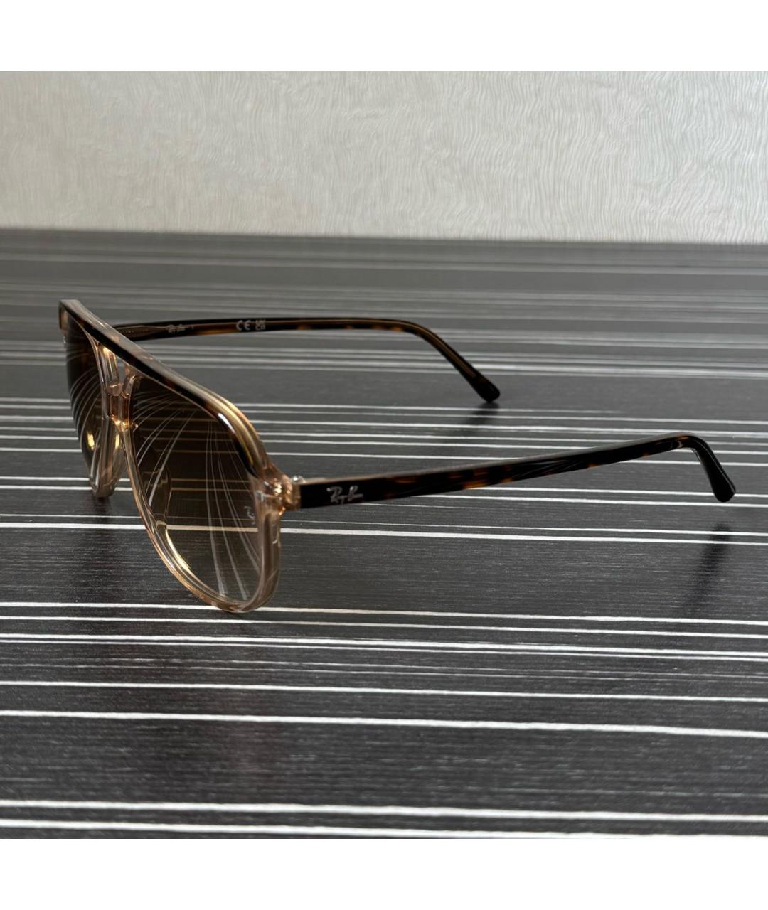 RAY BAN Коричневые пластиковые солнцезащитные очки, фото 3