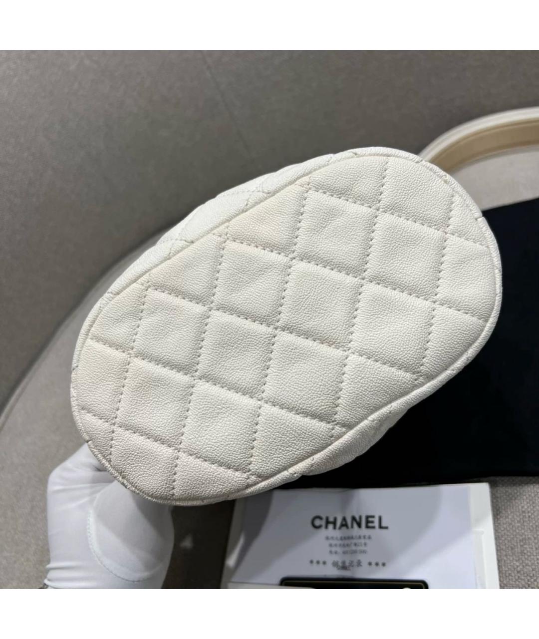 CHANEL Белая кожаная сумка через плечо, фото 4