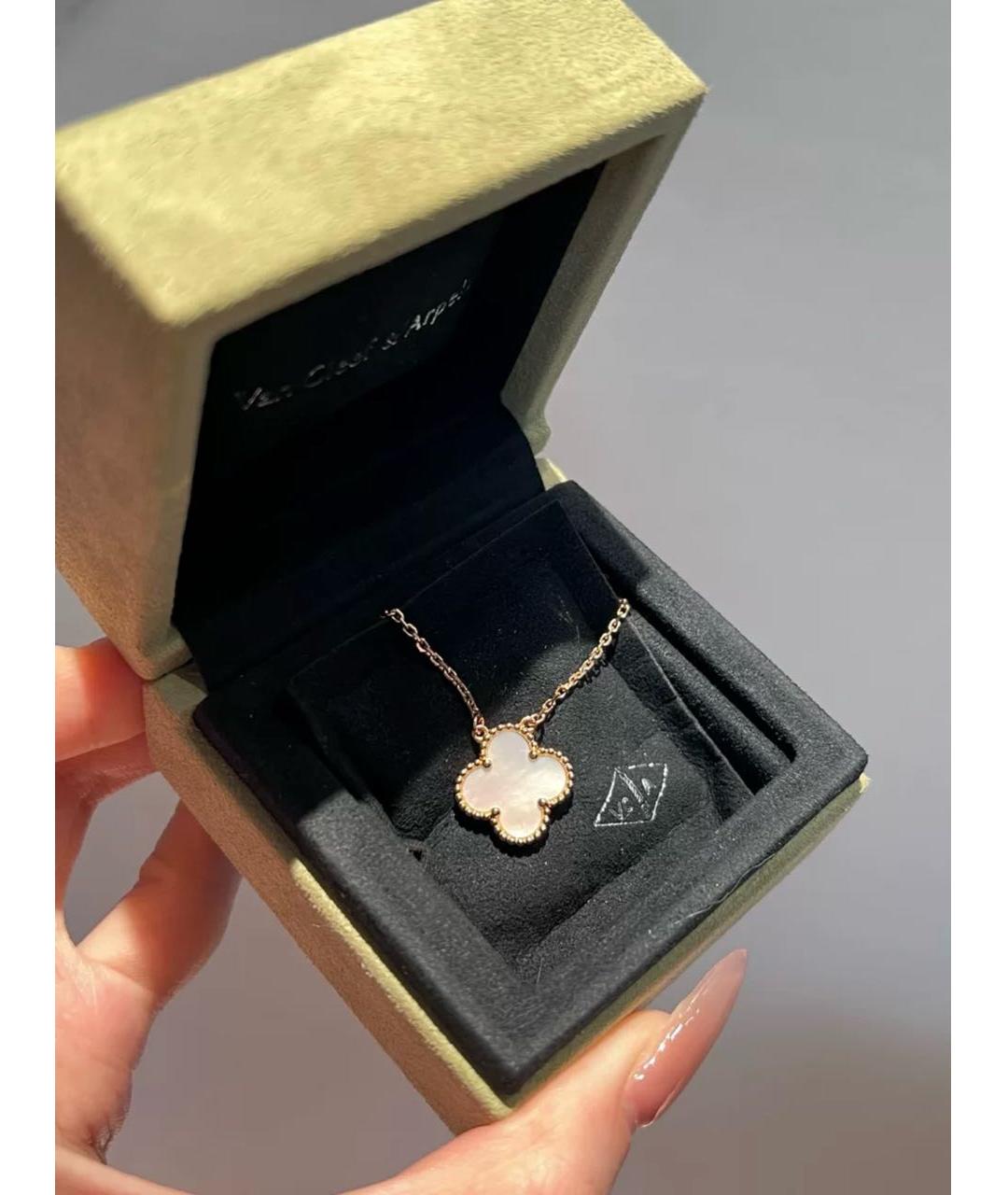 VAN CLEEF & ARPELS Белая подвеска из желтого золота, фото 5
