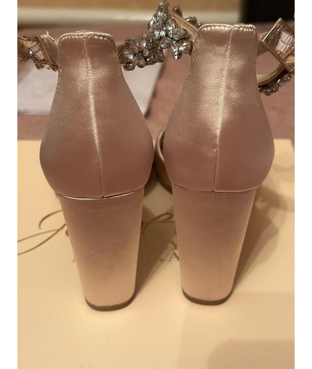 BADGLEY MISCHKA Бежевые текстильные свадебные туфли на среднем каблуке, фото 4
